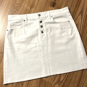 New LOFT size 10 white denim skirt